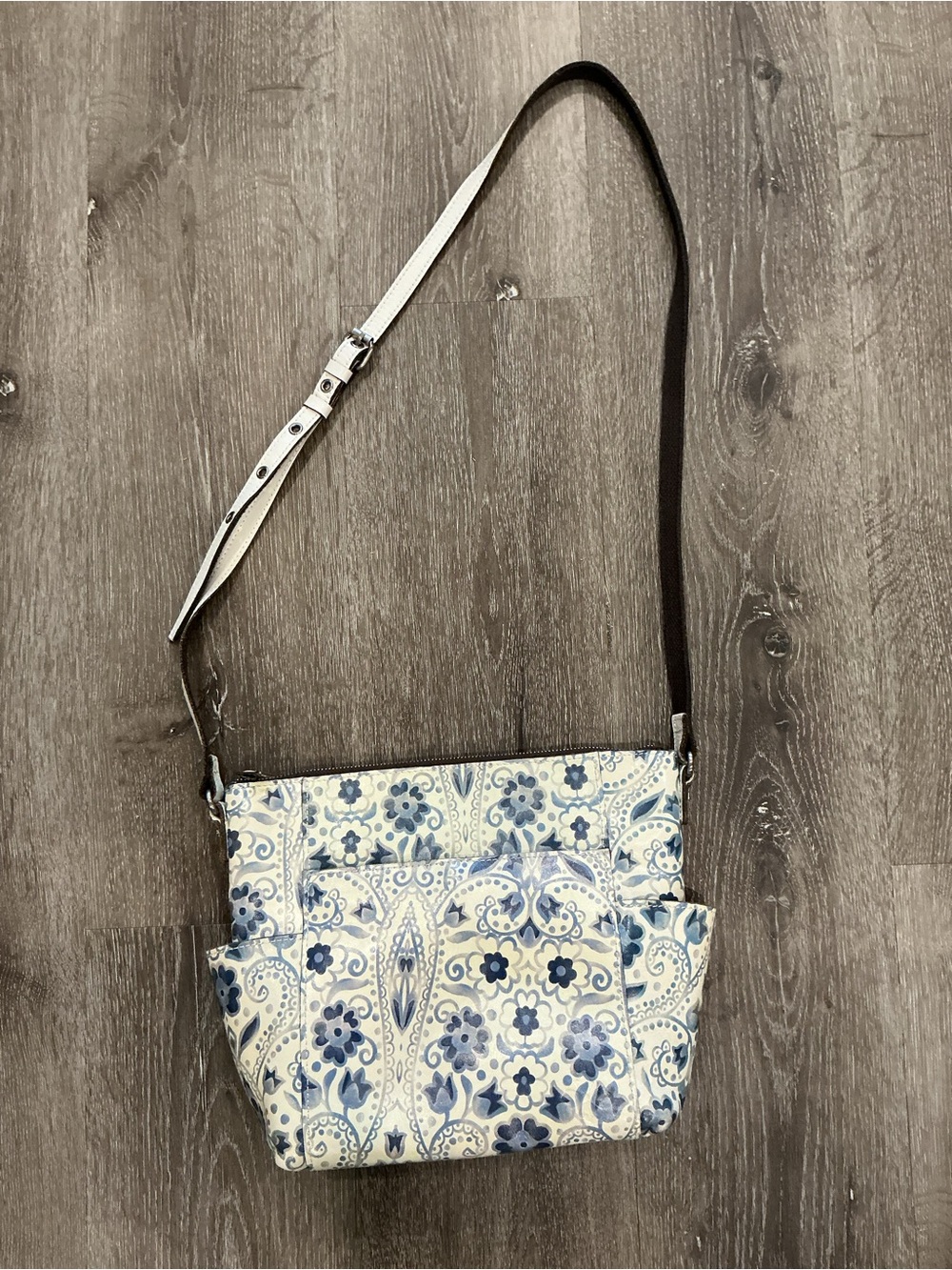 Patricia Nash Blue and Cream Floral Crossbody Bag, side pockets, adj. strap